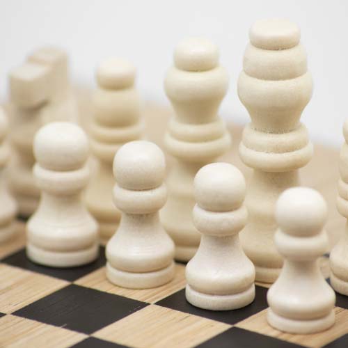 Set de vinos con juegos de ajedrez Chessy