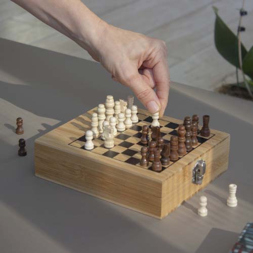 Set de vinos con juegos de ajedrez Chessy